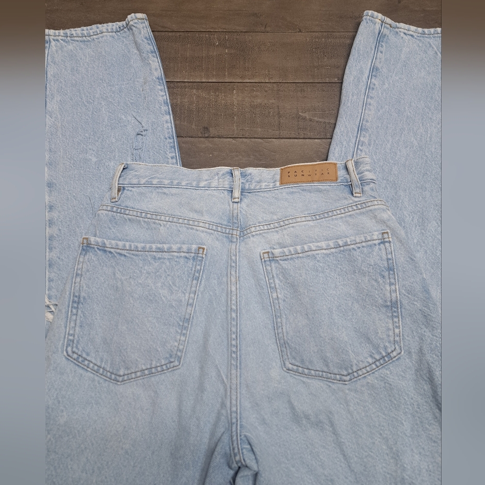 PacSun Women’s Dad Jeans Size 26 Light Wash Distressed High Rise 5 Button Fly - Picture 8 of 13